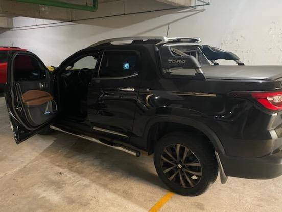 FIAT TORO 2.0 16V TURBO DIESEL RANCH 4WD AT9 FIAT TORO 2.0 16V TURBO DIESEL RANCH 4WD AT9